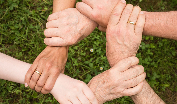 El papel de la familia en el cuidado de los adultos mayores