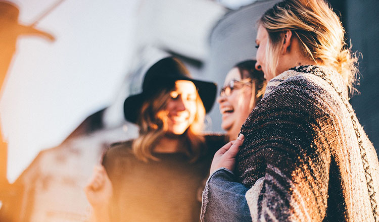 El valor de la amistad en la tercera edad: un pilar para el bienestar emocional